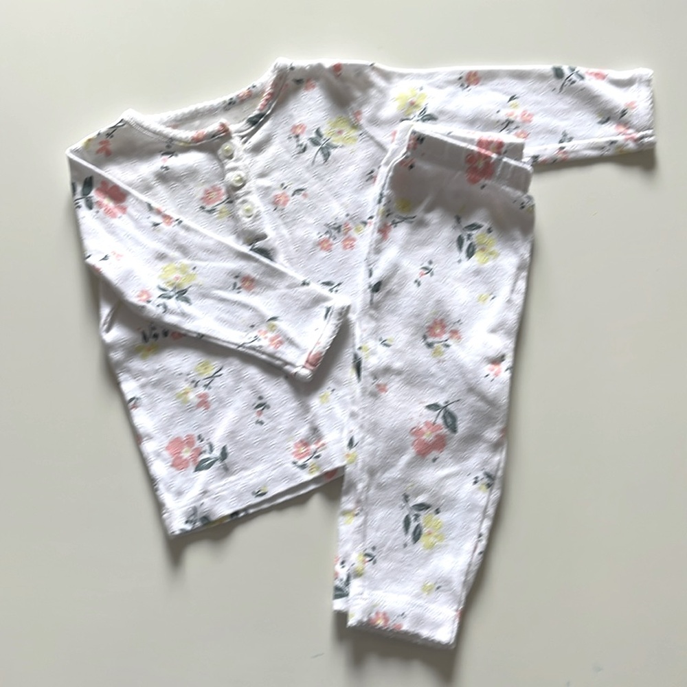 CARTER’S | Baby Girl’s Matching Set -6 Months. Bundle = save.